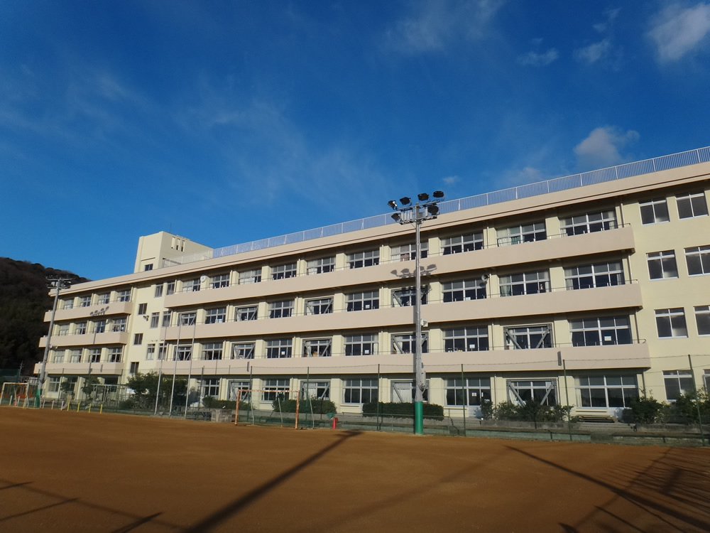 岡山市立中山小学校校舎耐震改修工事|建築工事・土木工事なら津島工業 岡山 岡山市立中山小学校校舎耐震改修工事|建築工事・土木工事なら津島工業 岡山